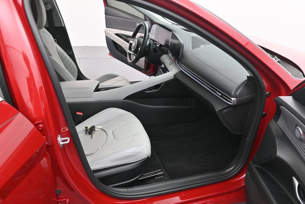 Used 2023 Hyundai Elantra Limited FWD image 24