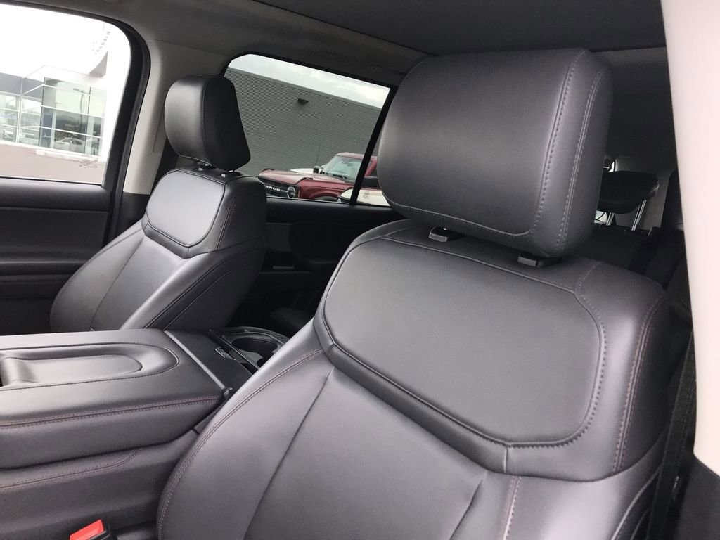 Used 2025 Ford Expedition Max Active AWD/4WD image 11