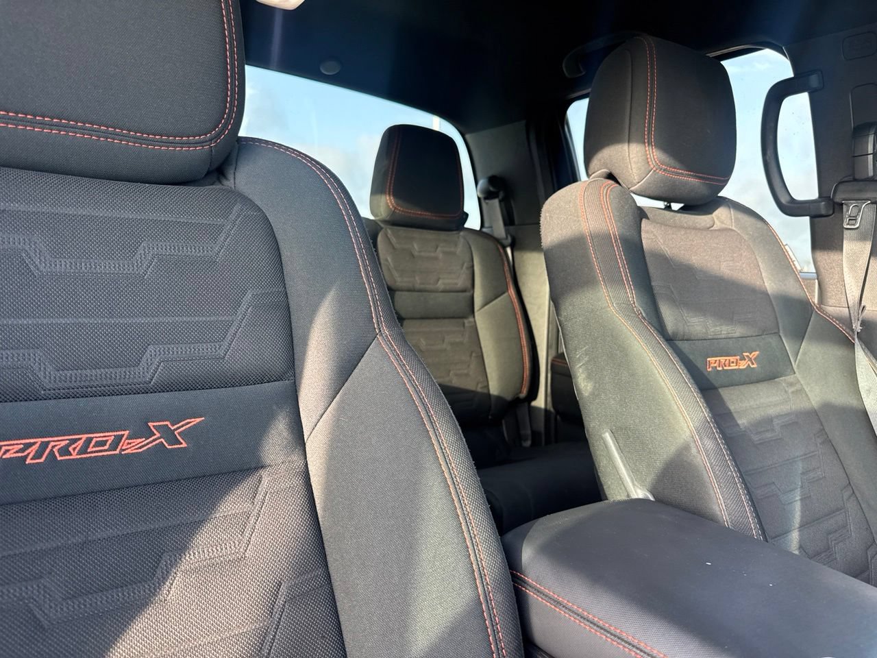 Used 2022 Nissan Frontier Pro-X RWD image 26