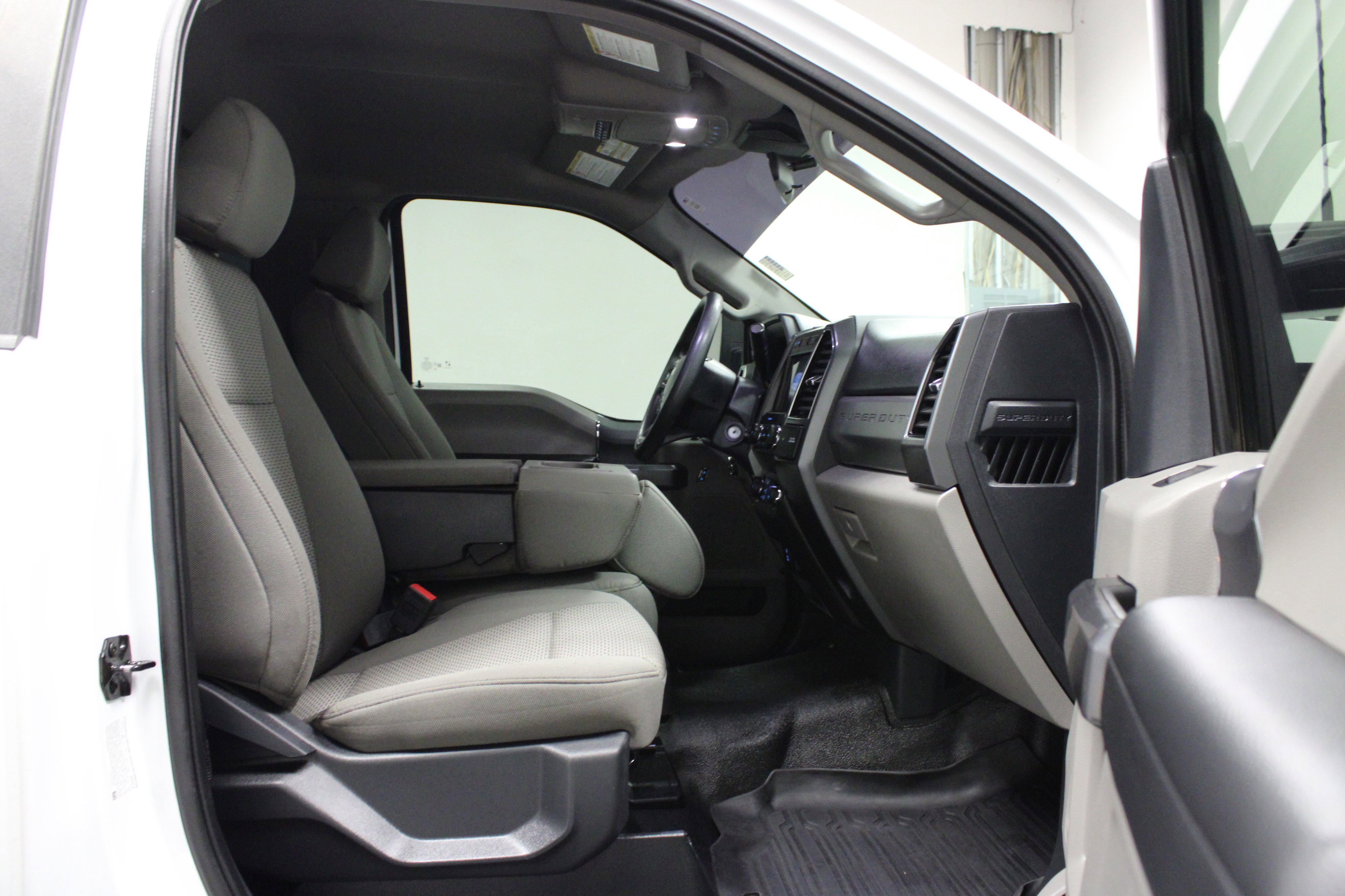 Used 2022 Ford F450 XLT w/ XLT Value Package image 14