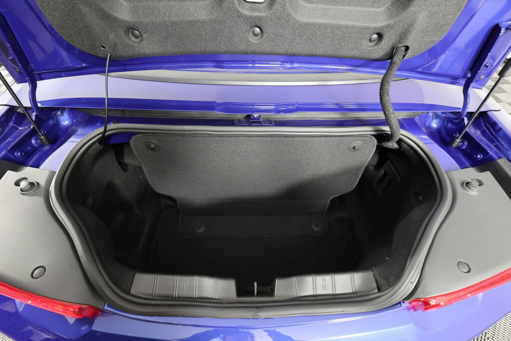 Used 2023 Chevrolet Camaro LT RWD image 15