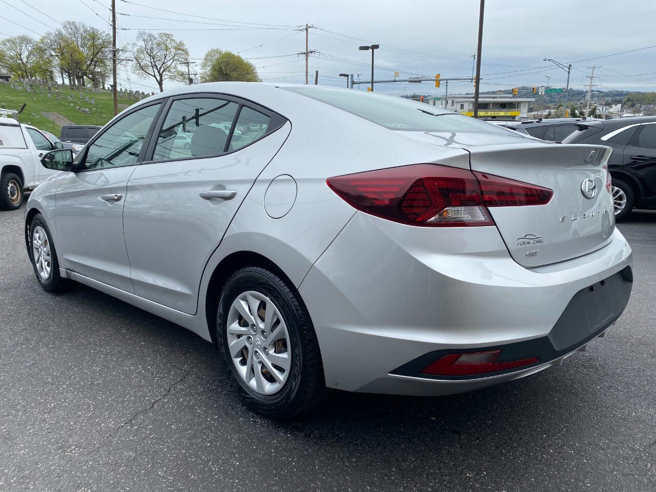 Used 2019 Hyundai Elantra SE image 5