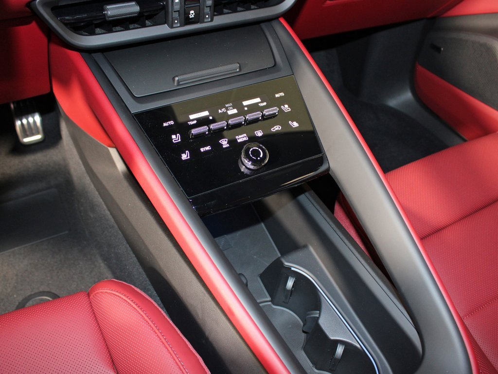 Certified 2025 Porsche Macan 4S Electric image 32