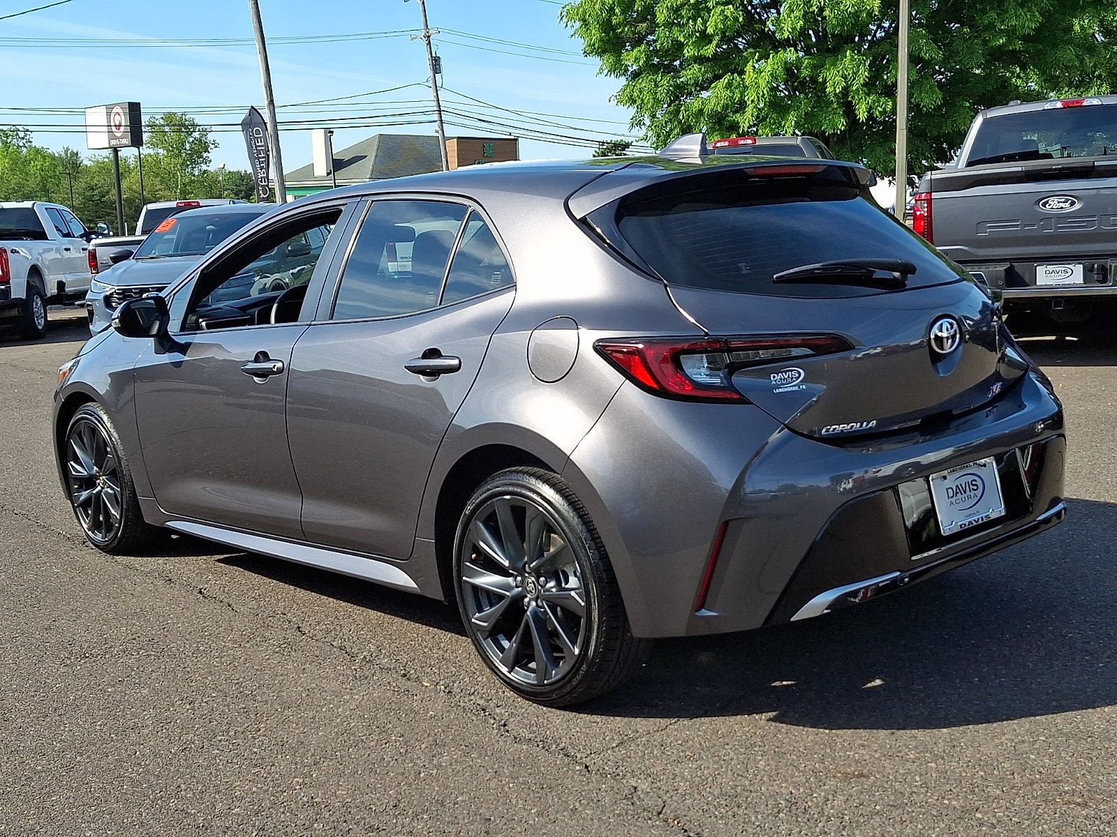 Used 2025 Toyota Corolla XSE FWD image 6