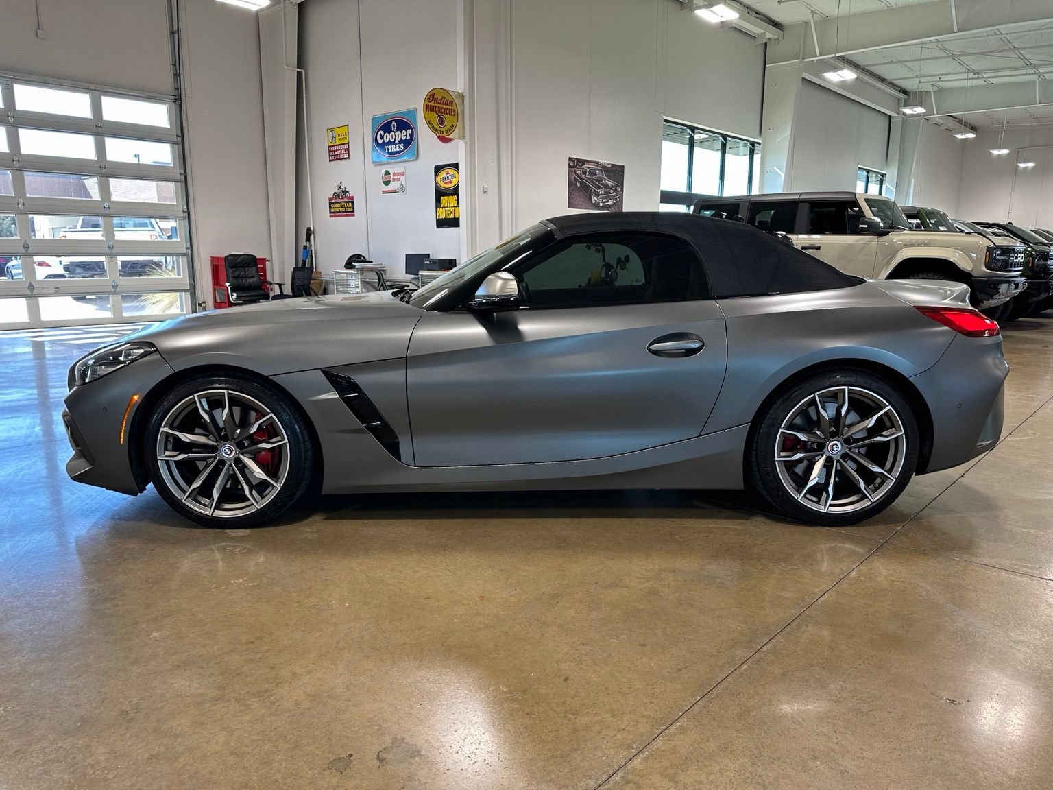 Used 2022 BMW Z4 M40i w/ Premium Package RWD image 4