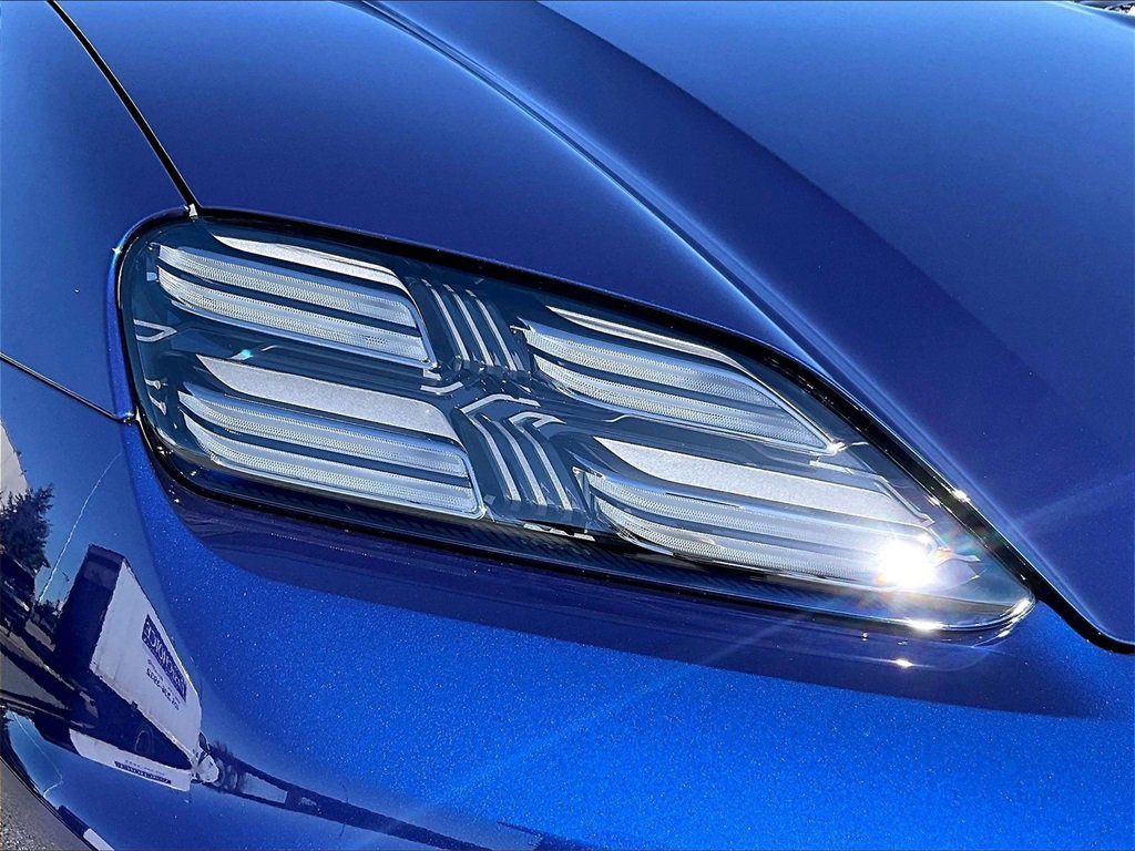 New 2026 Porsche Macan 4 Electric image 12