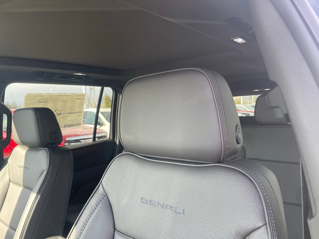 New 2026 GMC Yukon XL Denali w/ Sun & Power Step Package AWD/4WD image 21