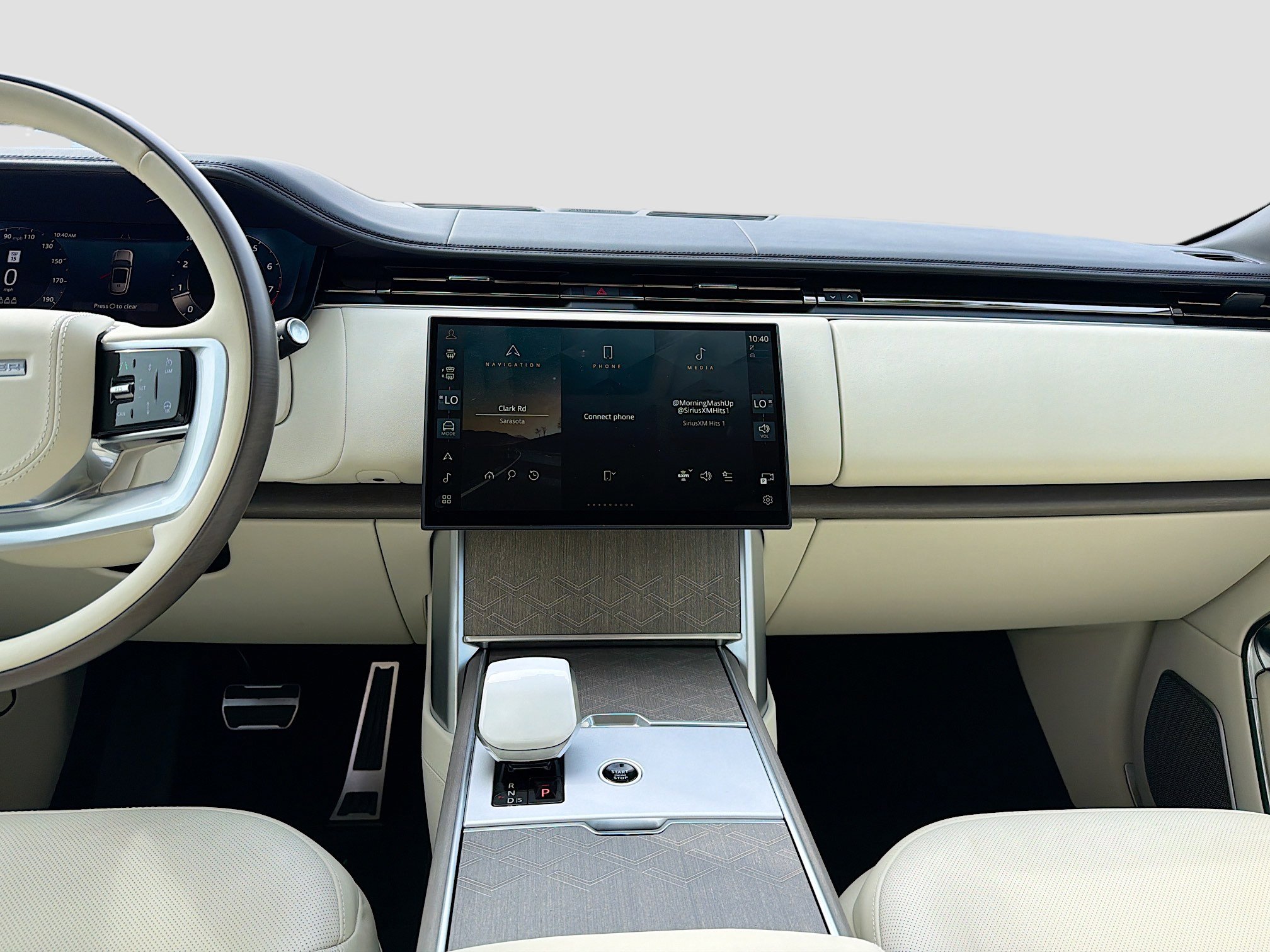 Used 2025 Land Rover Range Rover SV image 20