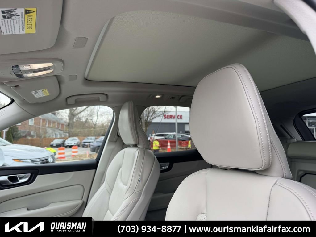 Used 2022 Volvo XC60 T8 Inscription w/ Advanced Package image 26