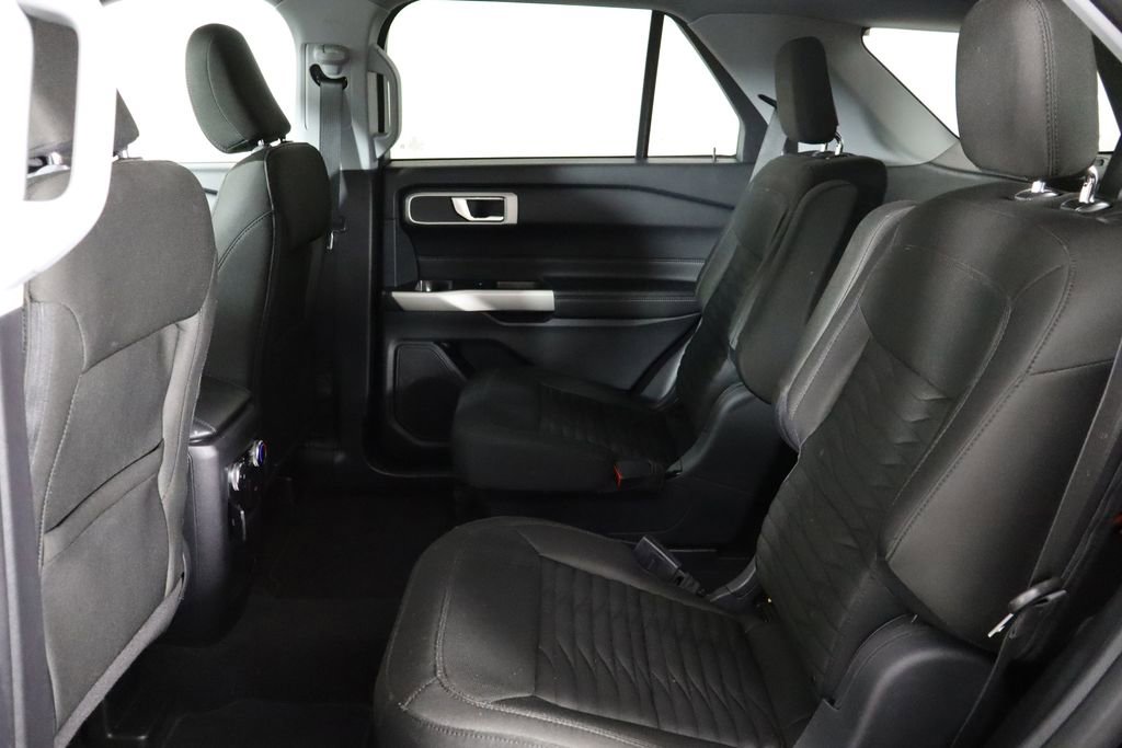 Used 2021 Ford Explorer XLT image 16