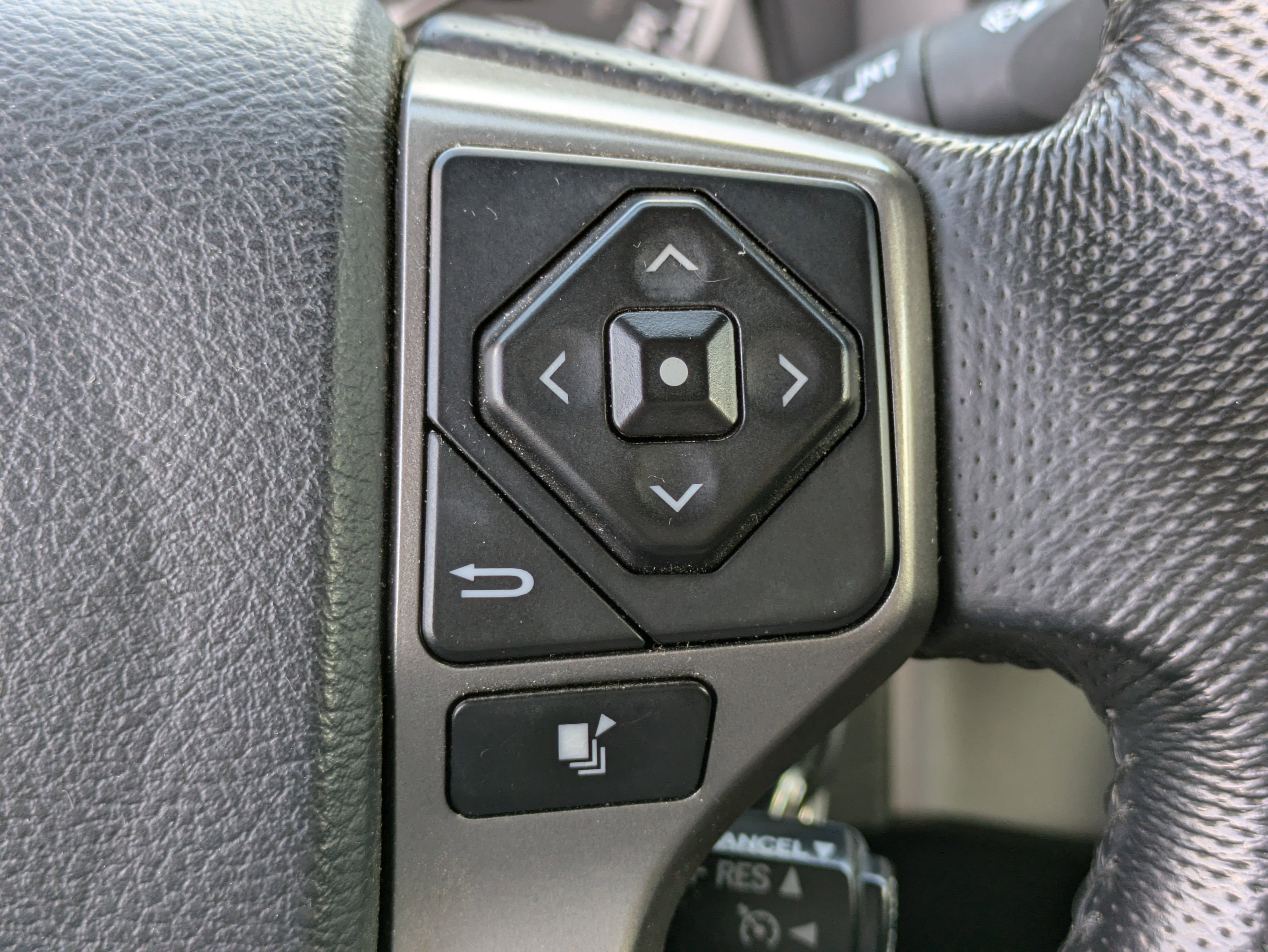 Used 2016 Toyota Tacoma SR5 image 23