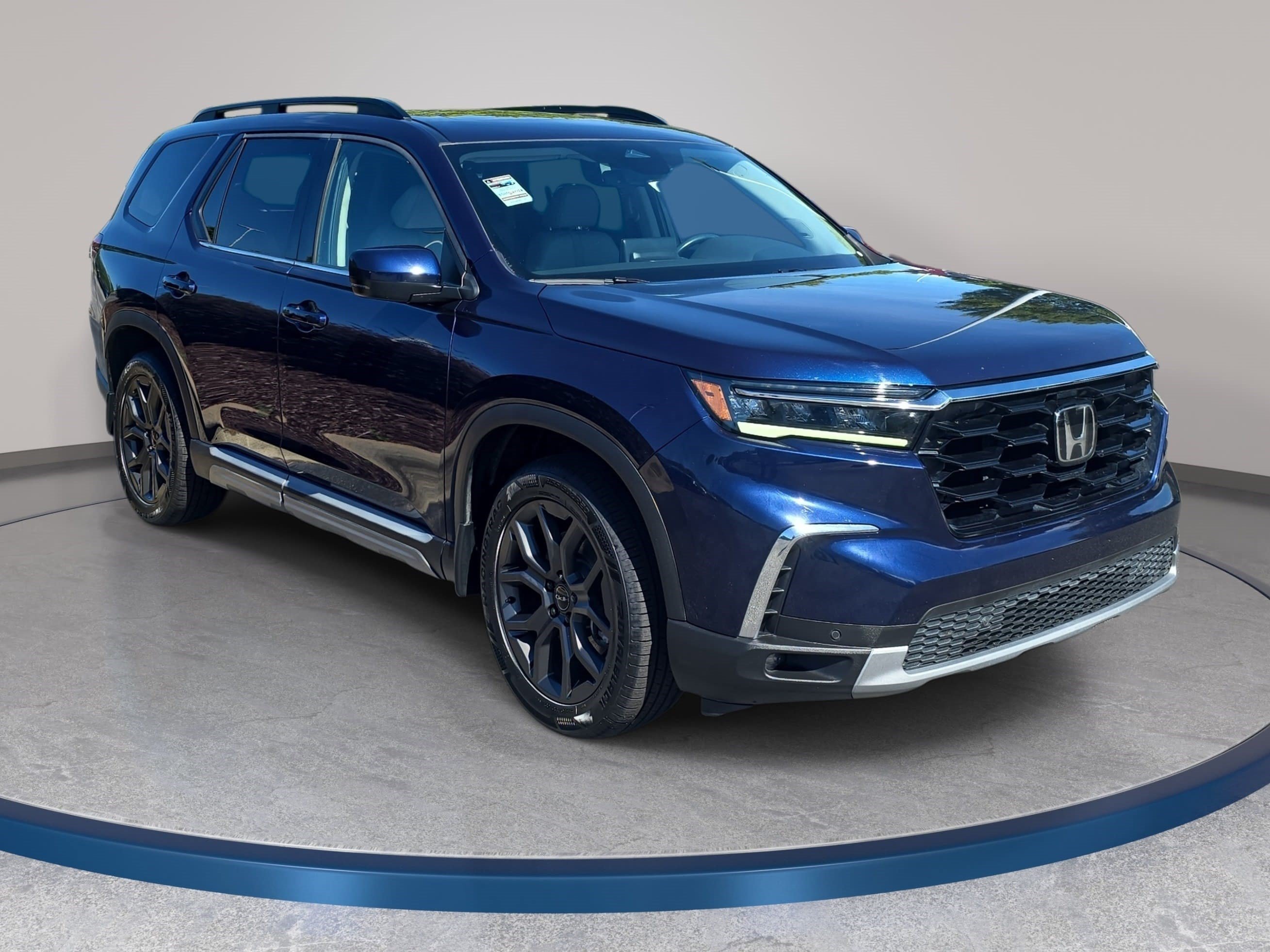 Certified 2024 Honda Pilot Touring image 3