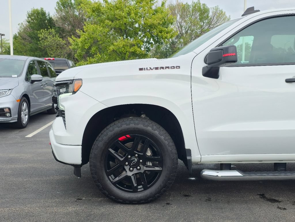 Certified 2022 Chevrolet Silverado 1500 RST w/ Redline Edition AWD/4WD image 37