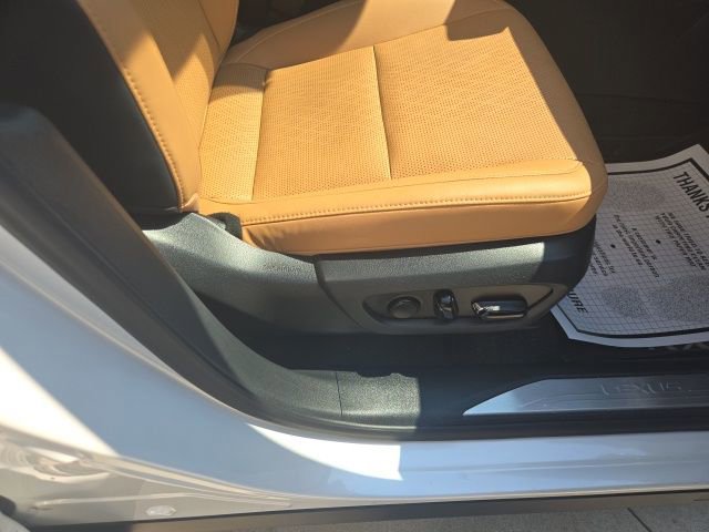 Used 2023 Lexus RX 350 Premium Plus w/ Accessory Package AWD/4WD image 22