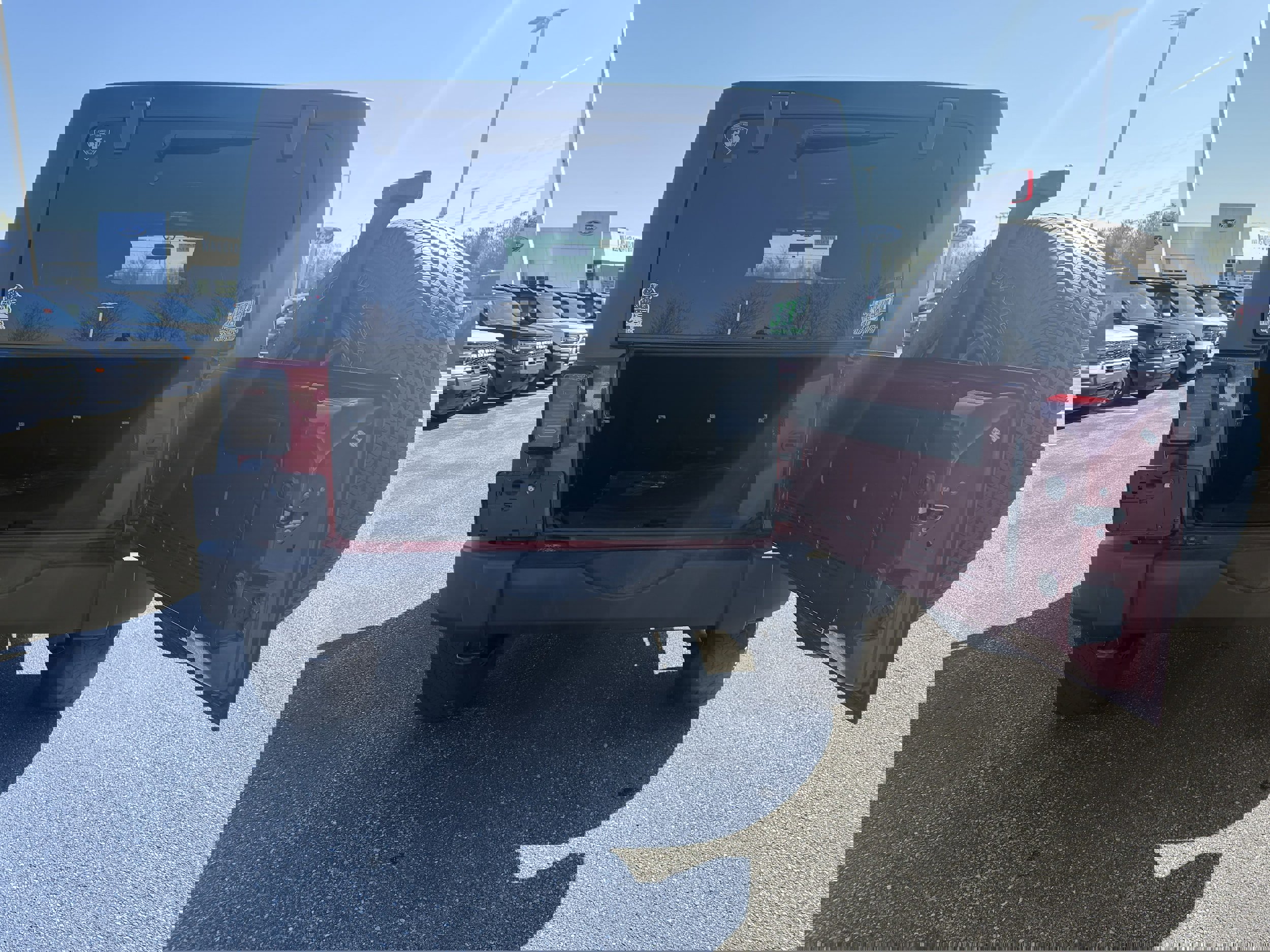 Used 2012 Jeep Wrangler Unlimited Rubicon w/ Connectivity Group image 9