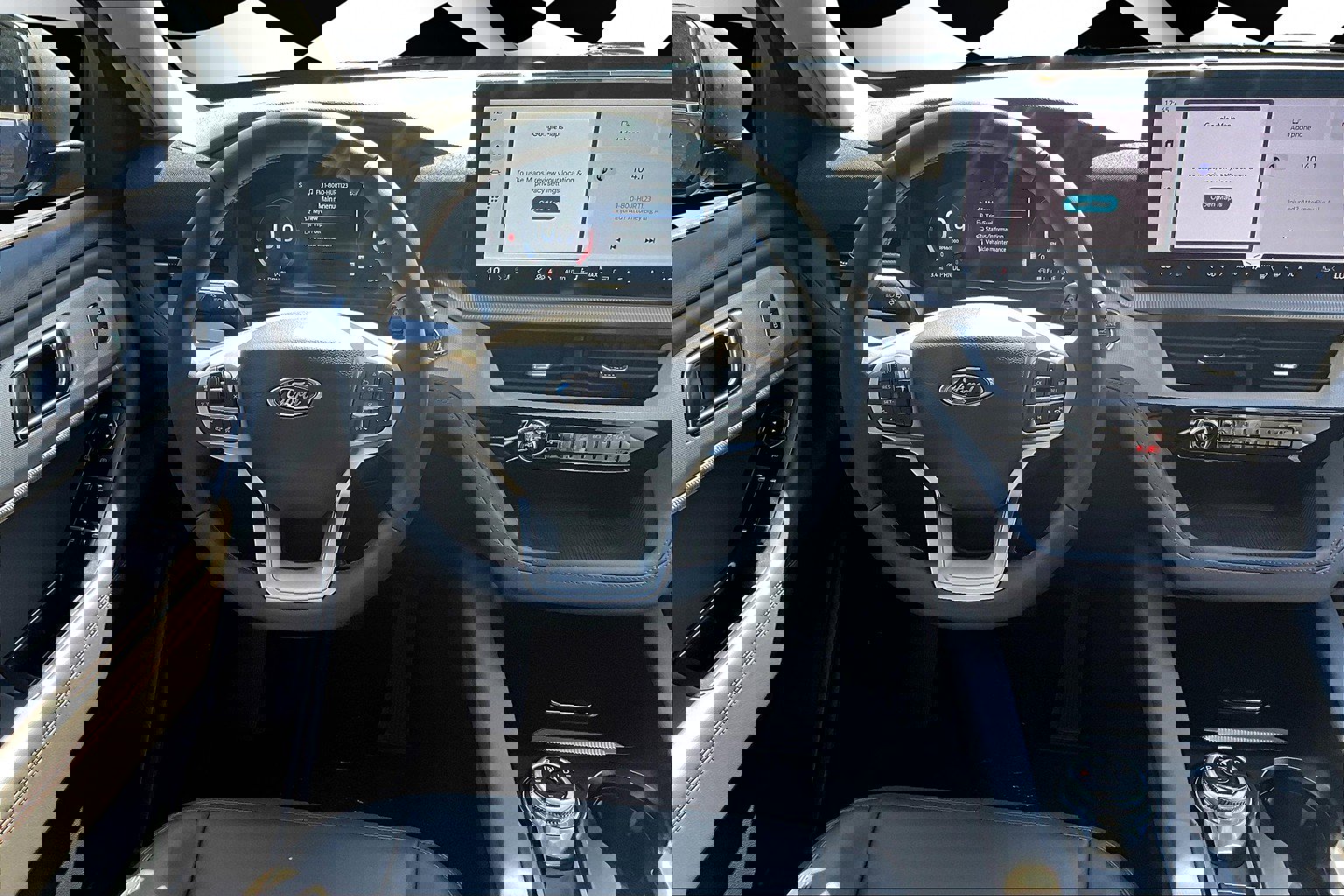 New 2025 Ford Explorer Active w/ Active Comfort Package image 16