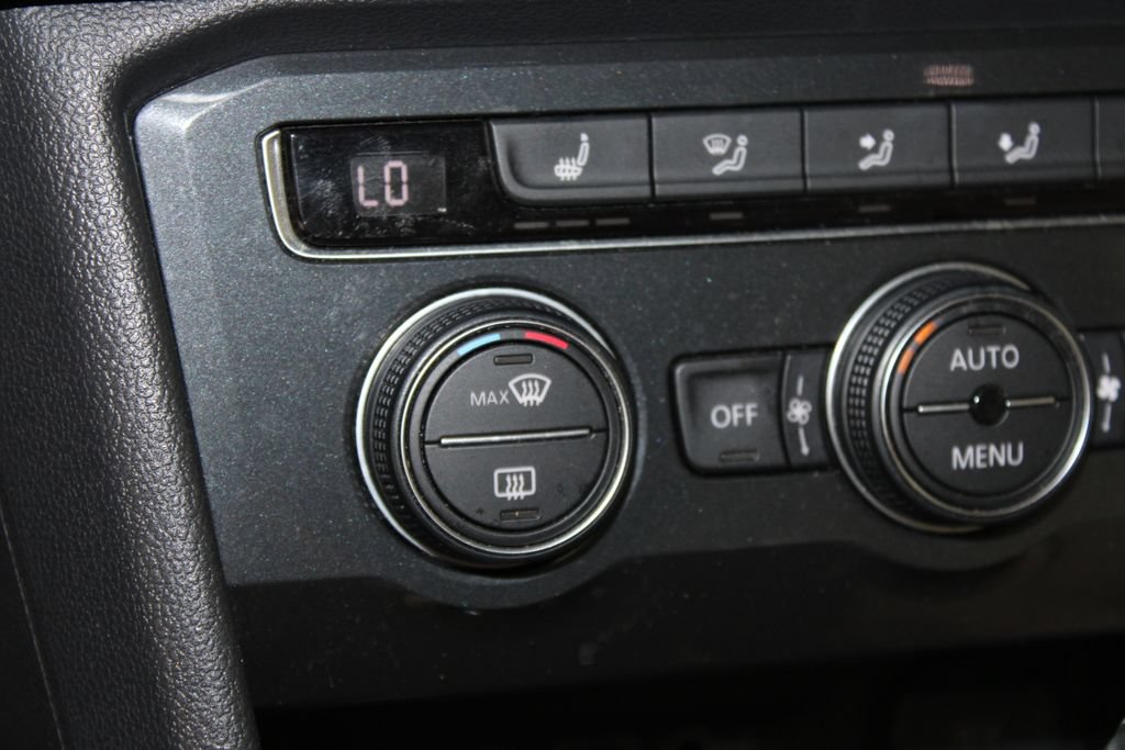 Used 2019 Volkswagen Tiguan SEL FWD image 41
