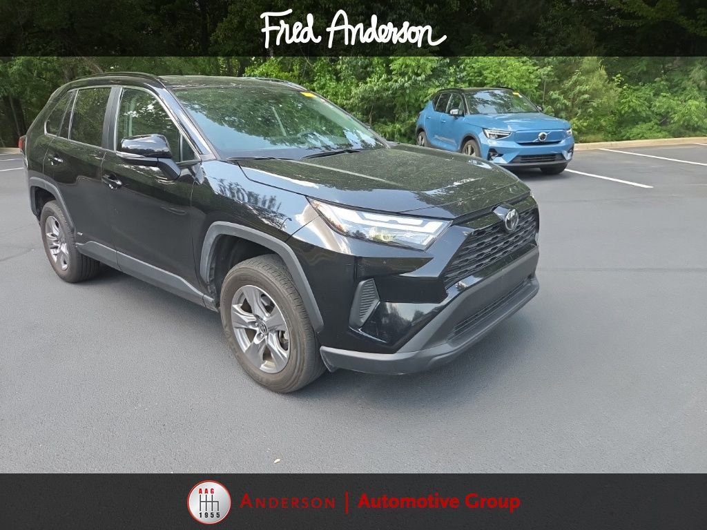 Used 2025 Toyota RAV4 LE AWD/4WD image 12