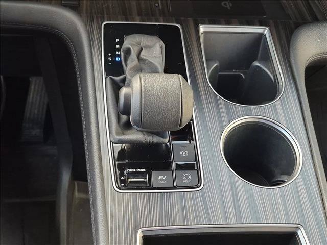 Used 2024 Toyota Sienna Platinum AWD/4WD image 10