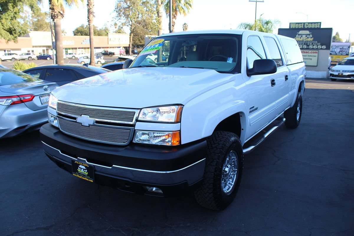 Used 2007 Chevrolet Silverado 2500 LT w/ Heavy-Duty Power Package AWD/4WD image 4