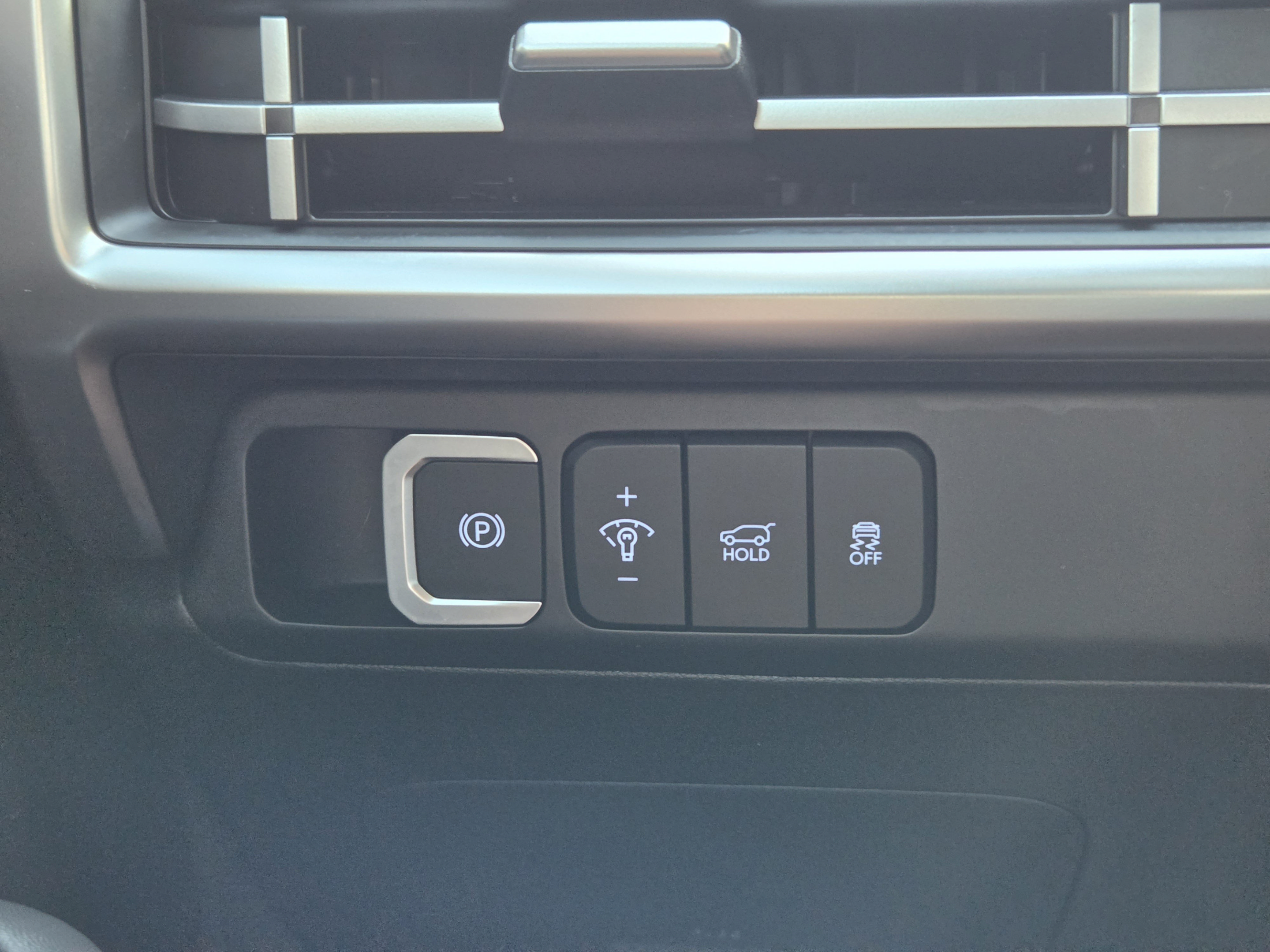 Used 2026 Hyundai Santa Fe SEL w/ Tow & Go Package FWD image 15