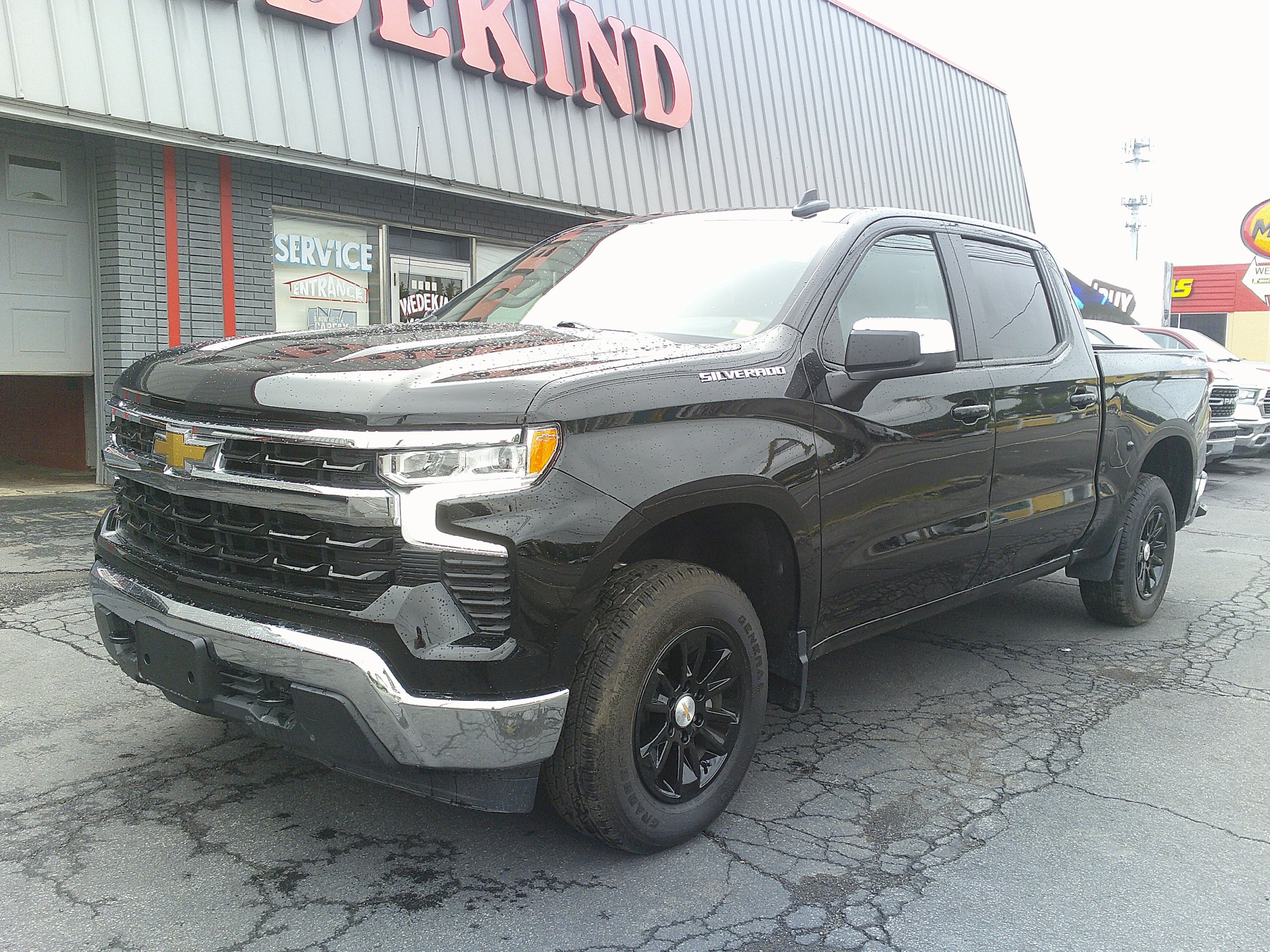 Used 2026 Chevrolet Silverado 1500 LT AWD/4WD image 10