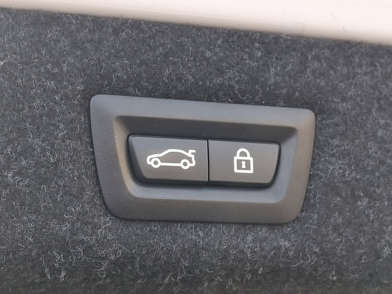 Used 2019 BMW 530i xDrive w/ Convenience Package image 29