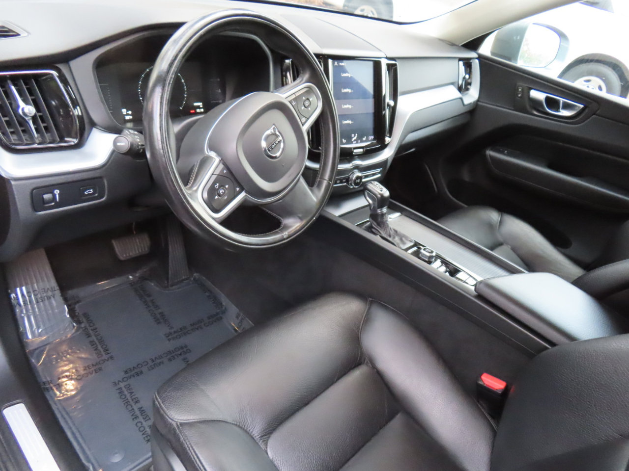 Used 2019 Volvo XC60 T6 Momentum w/ Premium Package image 7