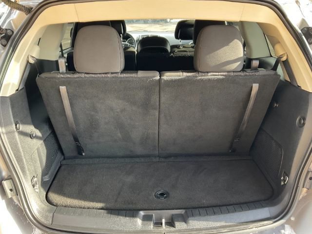 Used 2019 Dodge Journey SE FWD image 8