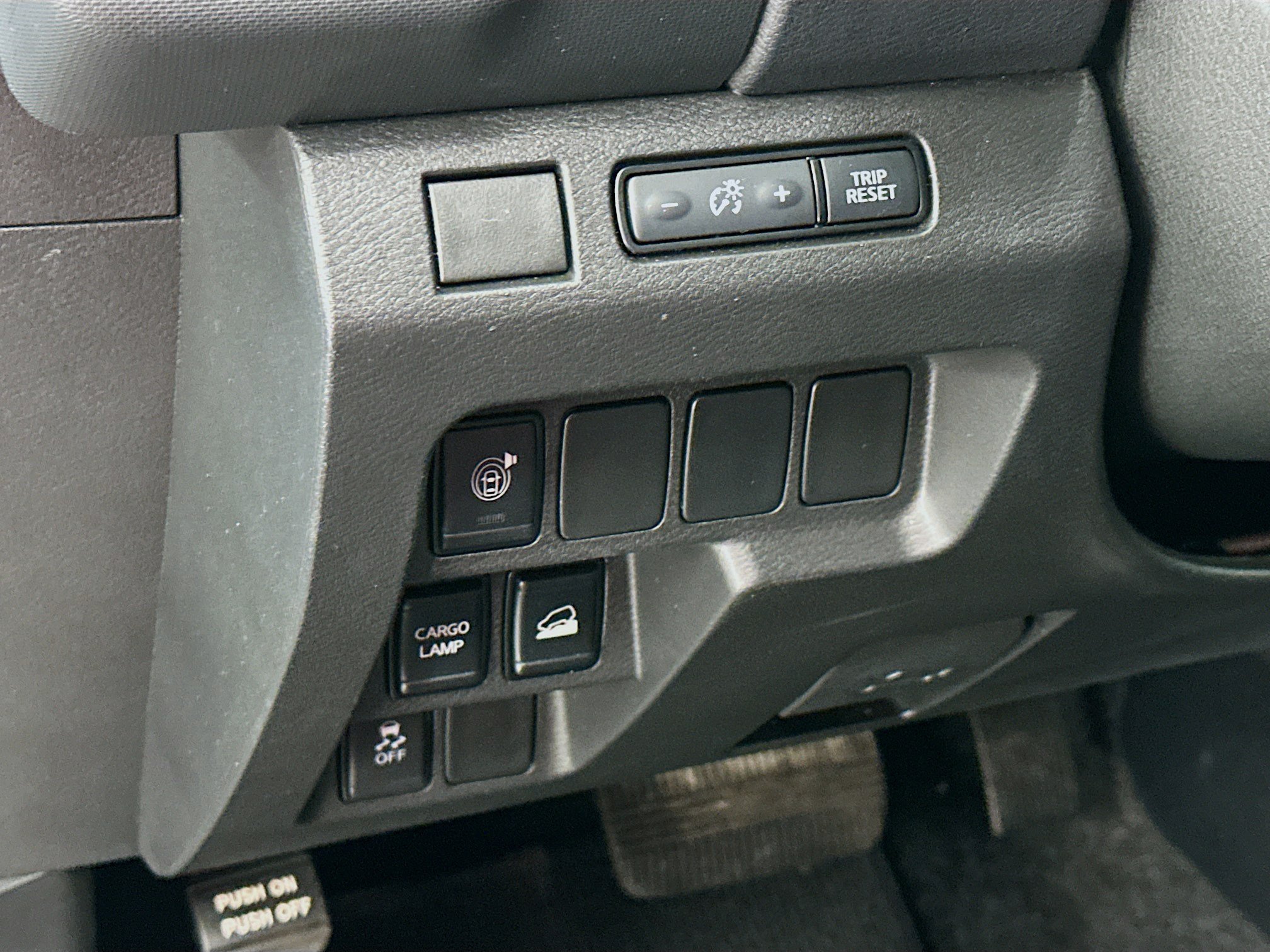 Used 2023 Nissan Frontier SV AWD/4WD image 17