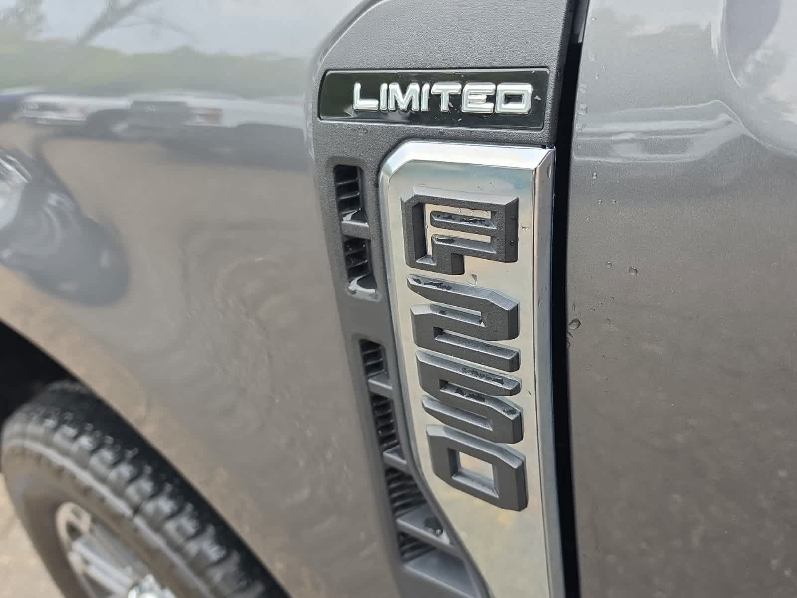 Used 2023 Ford F250 Limited w/ FX4 Off-Road Package AWD/4WD image 14