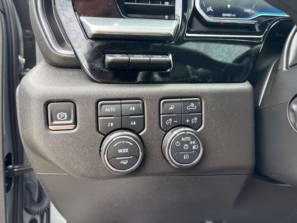 Used 2025 Chevrolet Silverado 1500 High Country AWD/4WD image 25