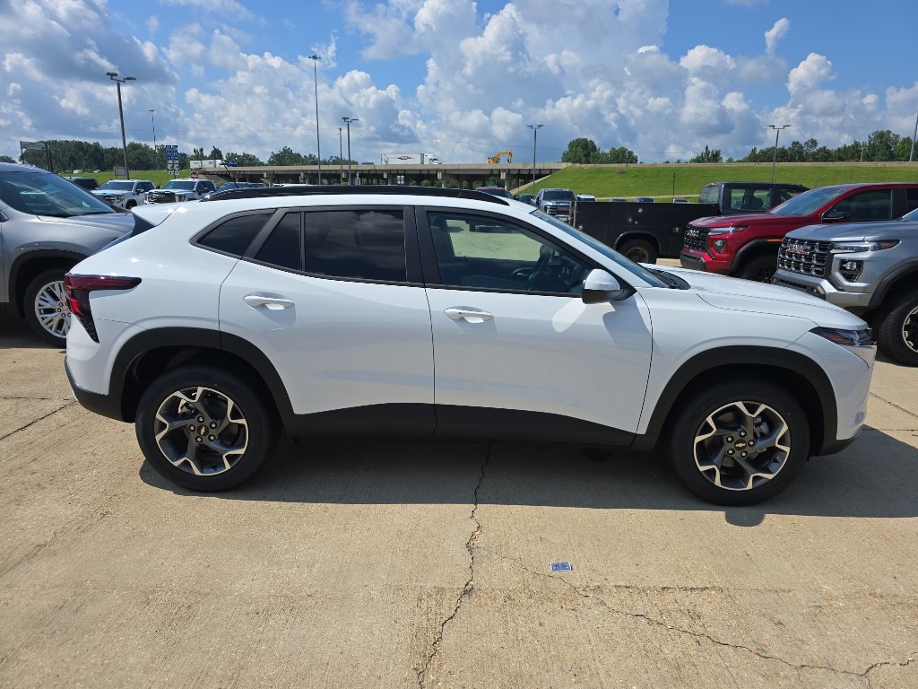 New 2026 Chevrolet Trax LT w/ Driver Confidence Package FWD image 25