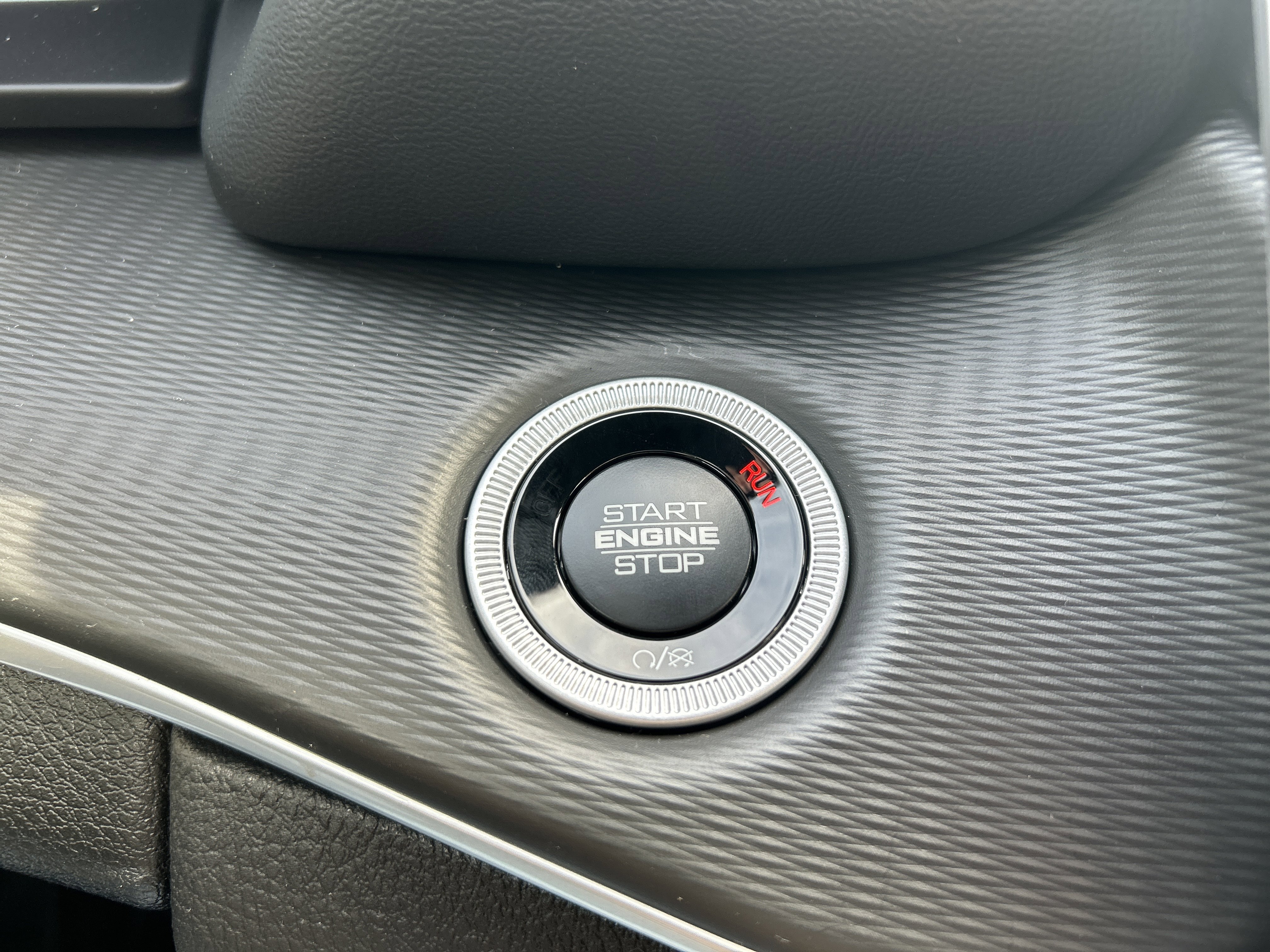 New 2025 Jeep Grand Cherokee Altitude image 26