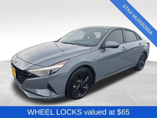 Used 2021 Hyundai Elantra Blue image 3