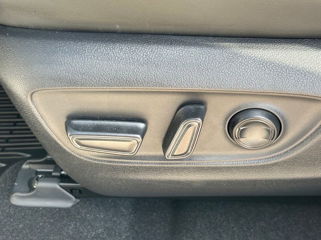 Used 2025 Toyota RAV4 XLE Premium w/ Weather Package AWD/4WD image 26