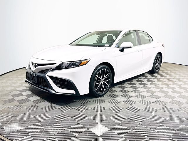 Certified 2024 Toyota Camry SE FWD image 4
