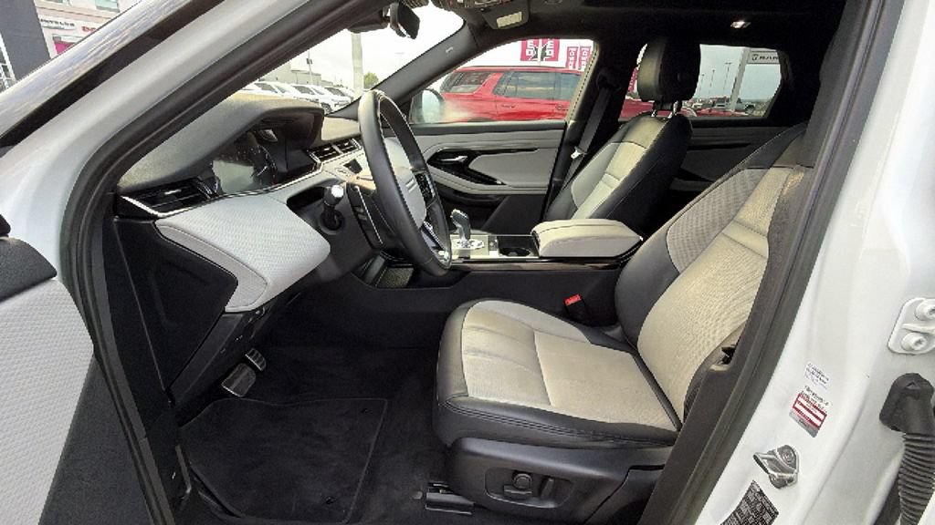 Used 2023 Land Rover Range Rover Evoque R-Dynamic S AWD/4WD image 12
