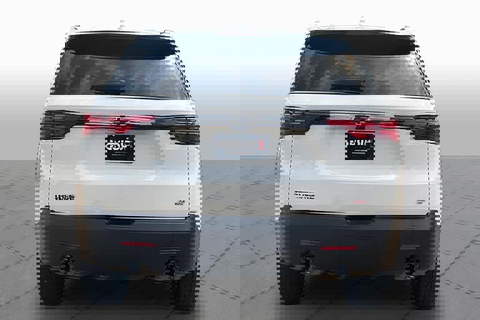 Used 2023 Chevrolet Traverse RS image 5