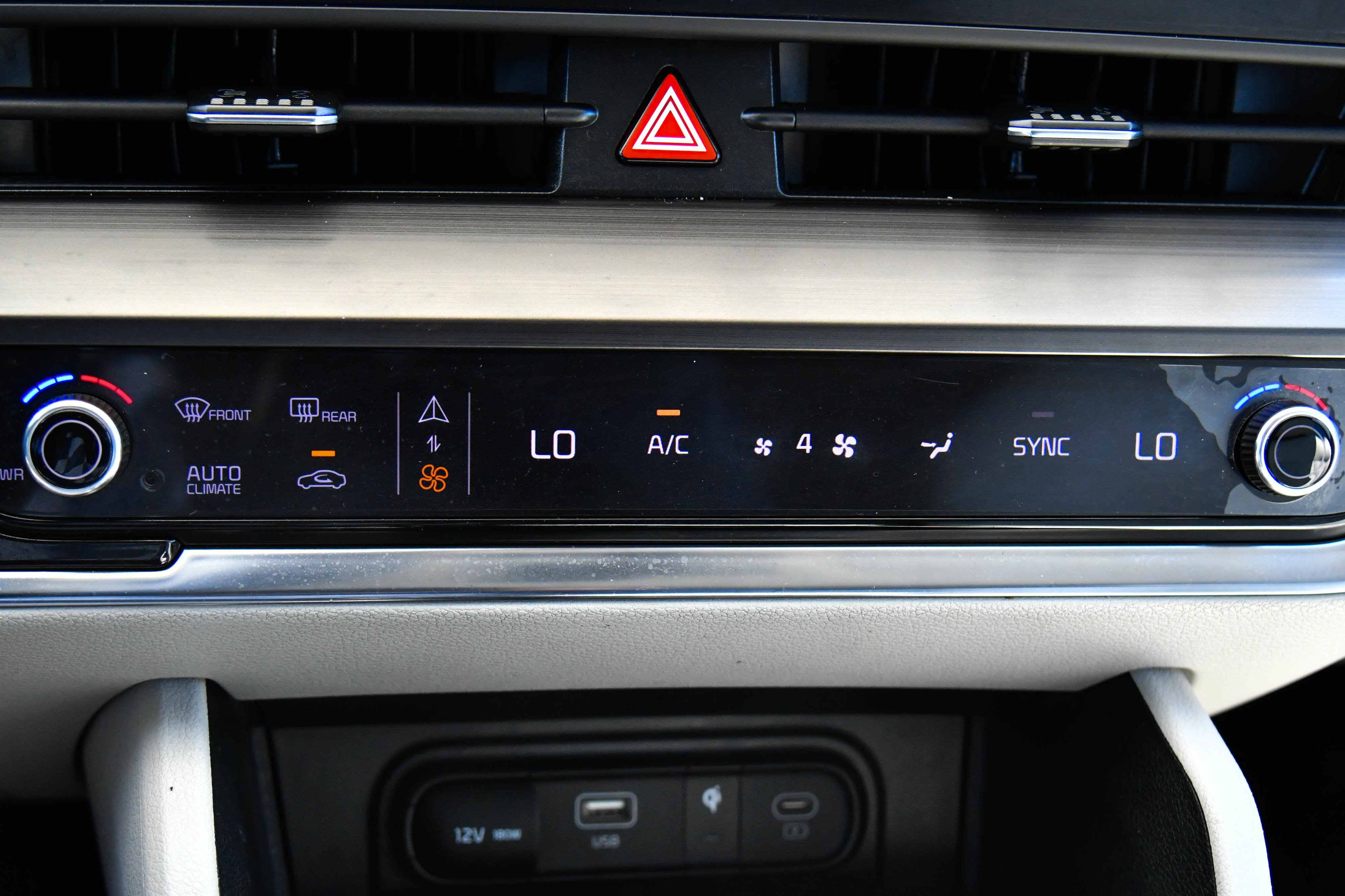 Used 2023 Kia Sportage EX FWD image 28