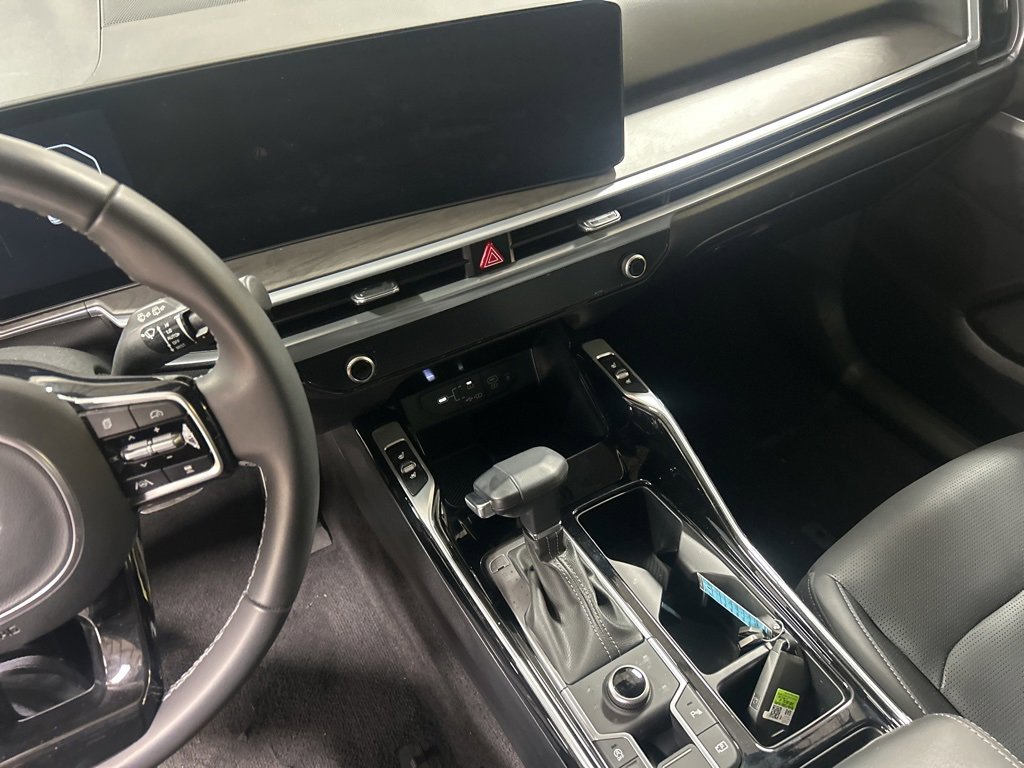 Used 2025 Kia Sorento SX image 4