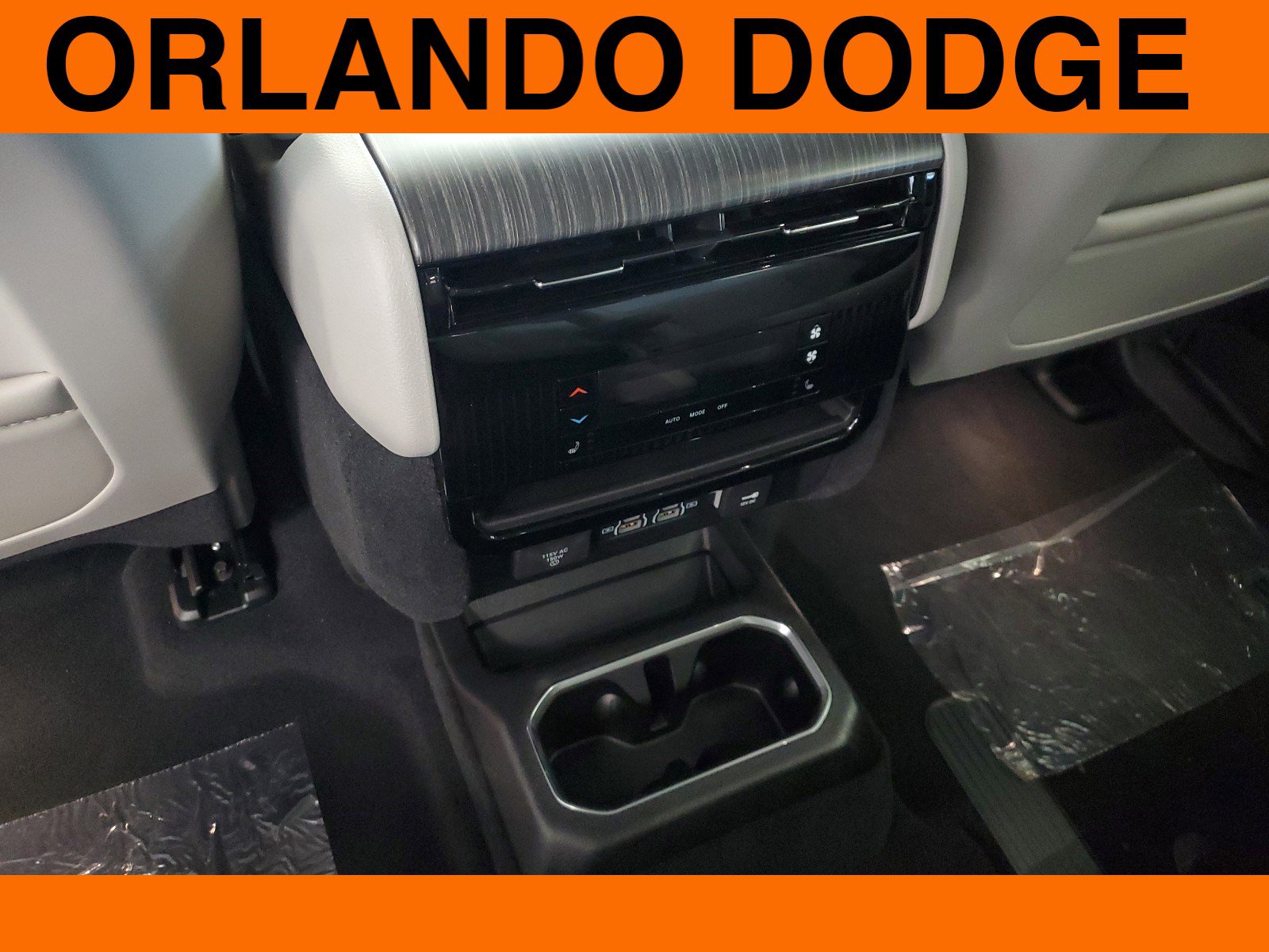 New 2023 Jeep Wagoneer L Series III w/ Convenience Group I image 8