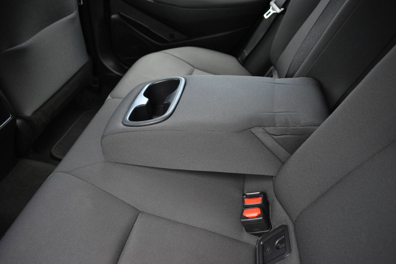 Used 2021 Toyota Corolla LE image 11