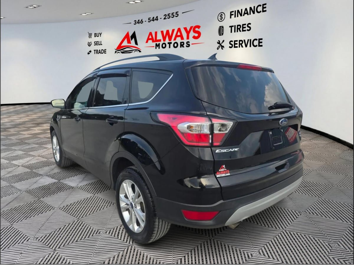 Used 2018 Ford Escape SEL w/ Canadian Touring Package AWD/4WD image 9