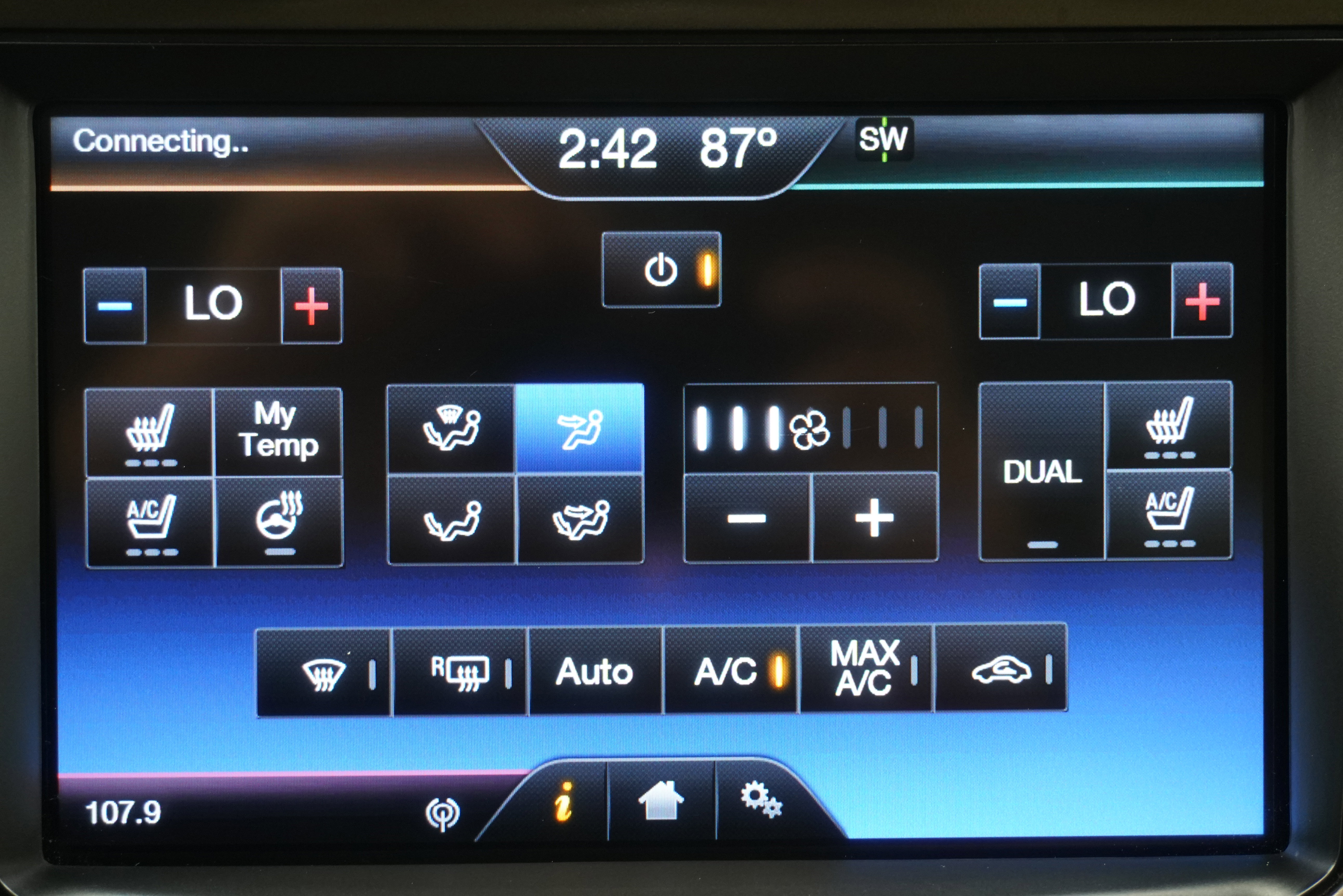 Used 2013 Lincoln MKX FWD image 21