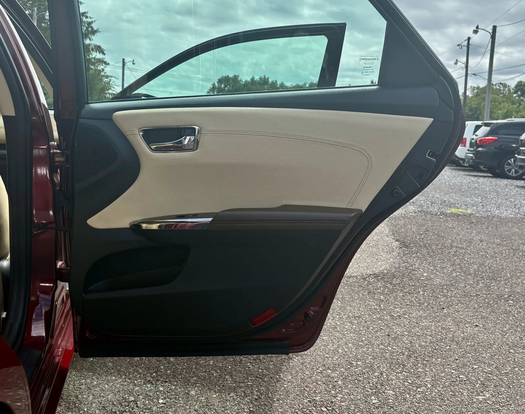 Used 2017 Toyota Avalon XLE Premium image 13