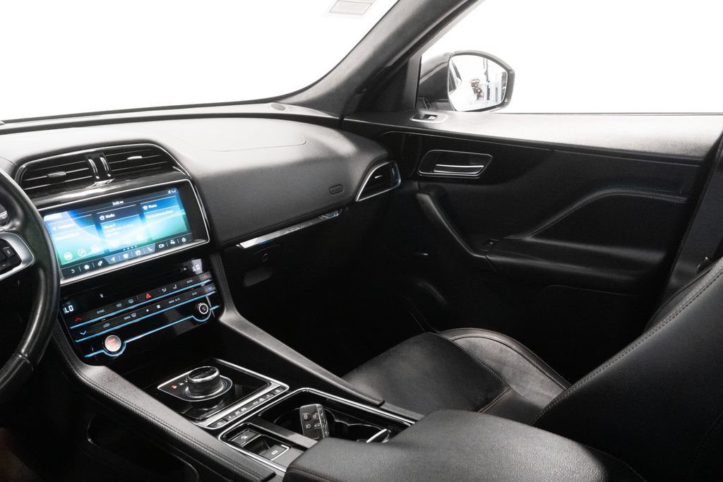 Used 2020 Jaguar F-PACE Prestige AWD/4WD image 15