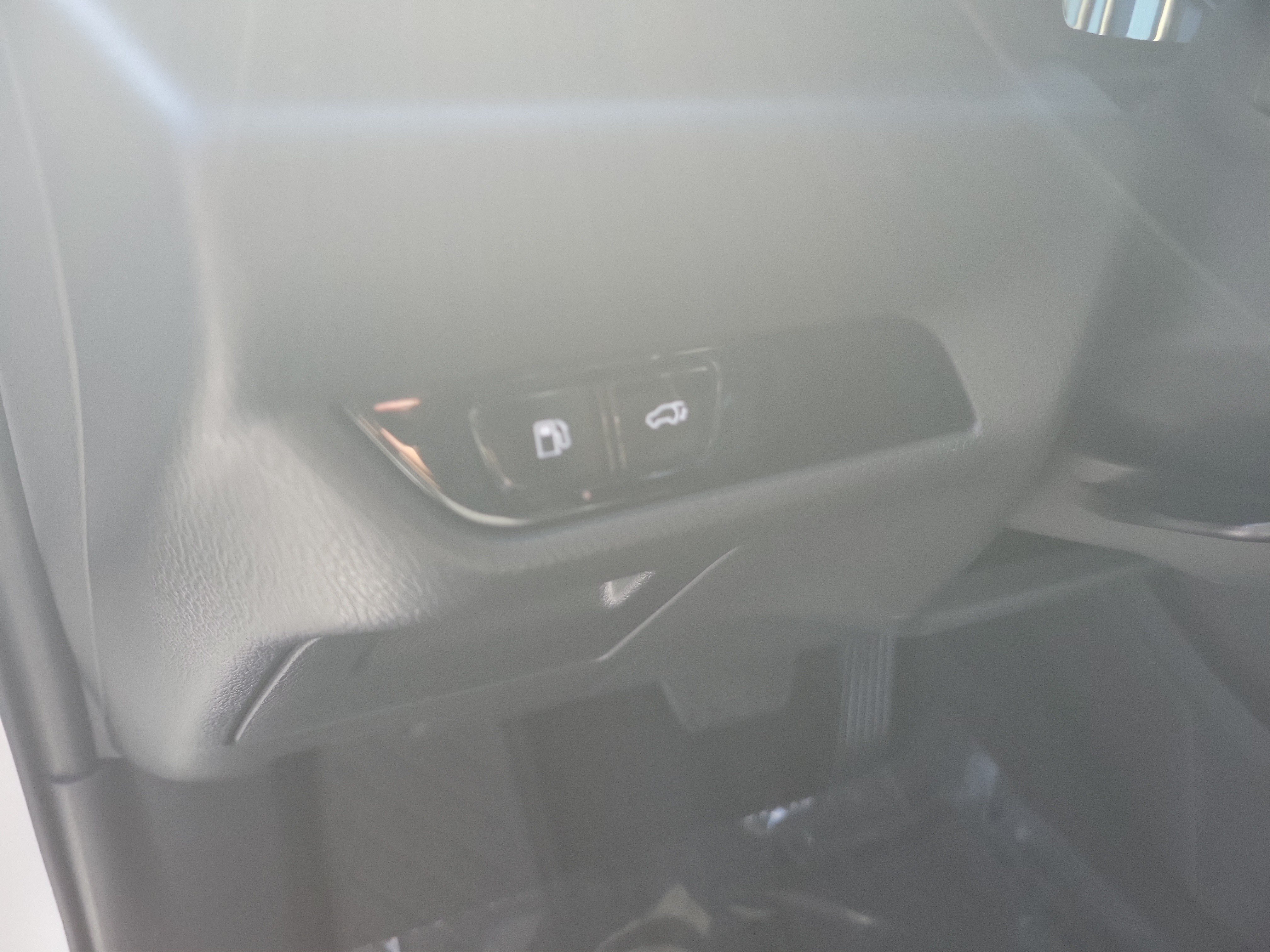 Used 2024 Lexus NX 250 FWD w/ Towing Package (2000 Lbs) image 23