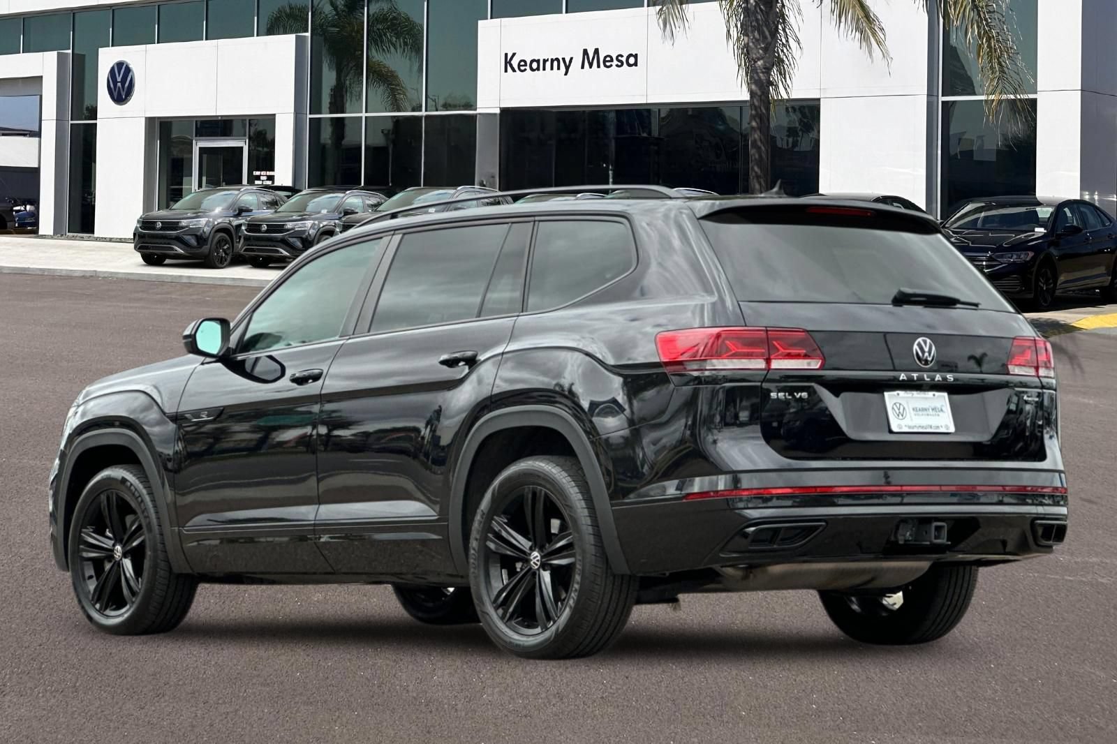 Used 2023 Volkswagen Atlas SEL R-Line AWD/4WD image 6