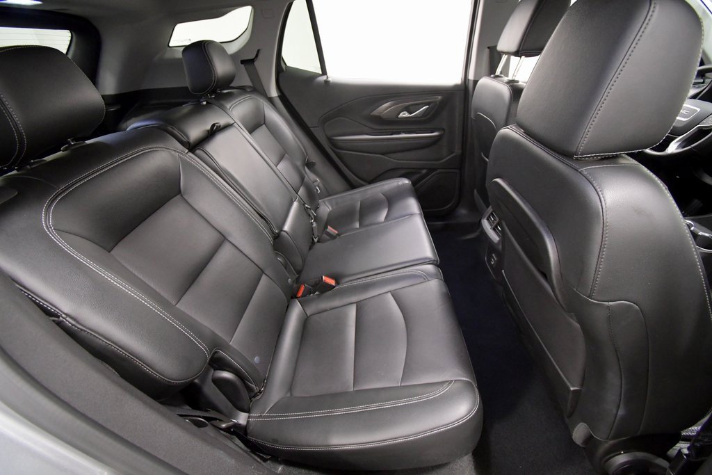 Used 2024 GMC Terrain SLT image 17